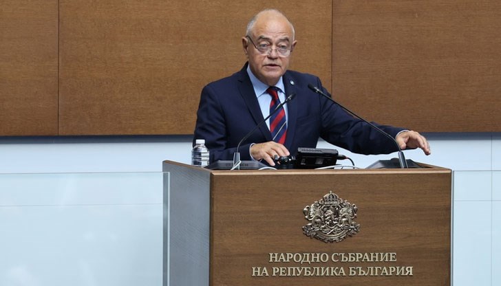 В момента службите изпълняват това, което идва като разпореждания от президентството. Нужни са радикални промени, заяви той В момента службите изпълняват това, което идва като разпореждания от президентството. Нужни са радикални промени, заяви той