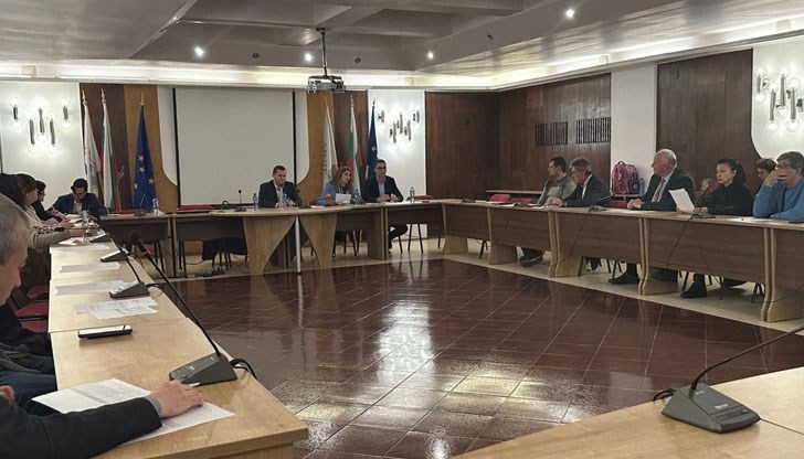 Част от предложенията са: увеселителен парк в града, градска железница, подобрения на ВИК инфраструктурата в малките населени места от общината