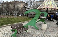 Къде се намира най-голямата пейка в България?