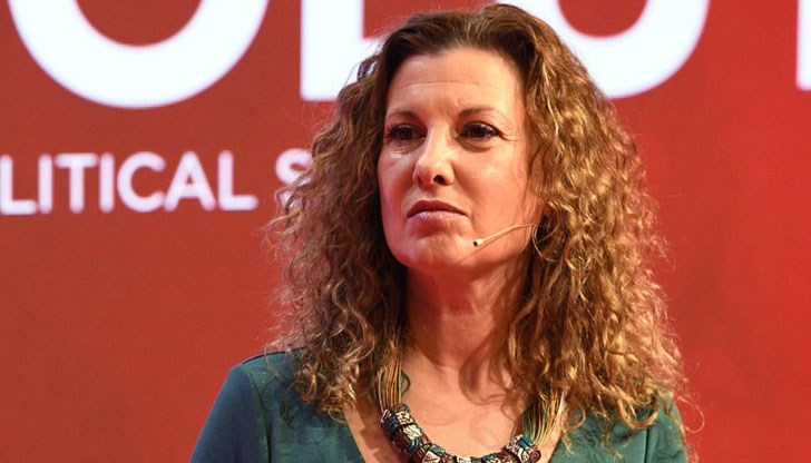 Ако това, което той казва беше истина, той можеше да го каже преди година, две, заяви журналистката