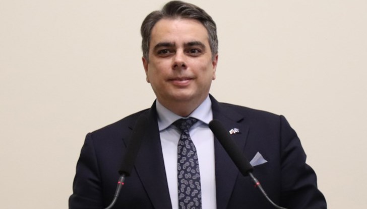 Вече е сформирана работна група, която се занимава с обединението на НАП и Агенция „Митници“, съобщи финансовият министър