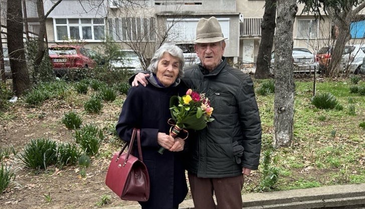 96-годишният Петър и 89-годишната Димитрина са сключили брак през далечната 1951 година
