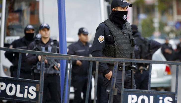 Турската полиция не съобщава каква е националността на задържания
