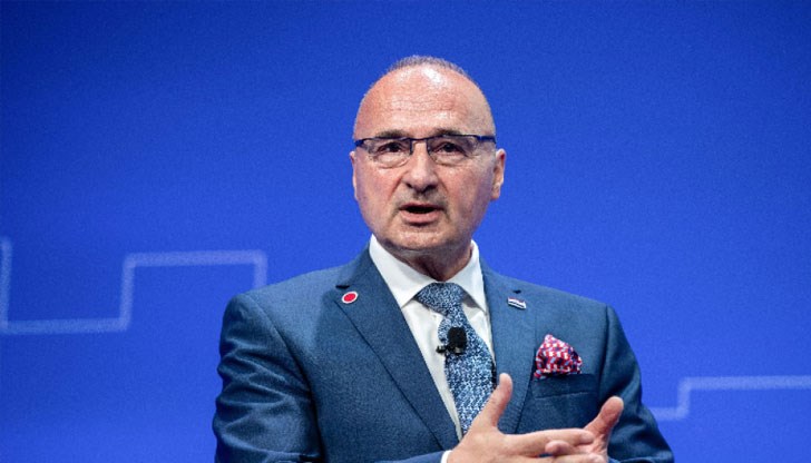 Хърватският външен министър заяви, че сръбския президент трябва да реши на коя страна е, на Русия или на Европейския съюз Хърватският външен министър заяви, че сръбския президент трябва да реши на коя страна е, на Русия или на Европейския съюз