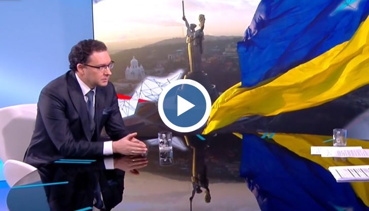 "Продължаваме промяната“ иска техен човек в МВнР. Искат да им се чува гласът навън, а и репликата е – „Ники трябва да пътува“, посочи той