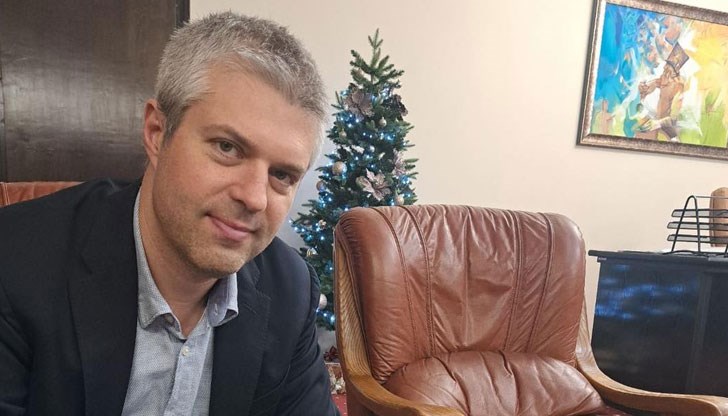 Кметът на Варна обясни, че документите за излизане от дружествата, които управляват кандидатите, са подадени в изискуемия срок, но не е отразено в Търговския регистър