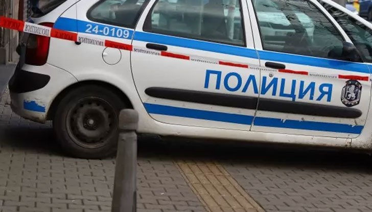 Първоначалната версия за посегателството е свързана с любовен триъгълник