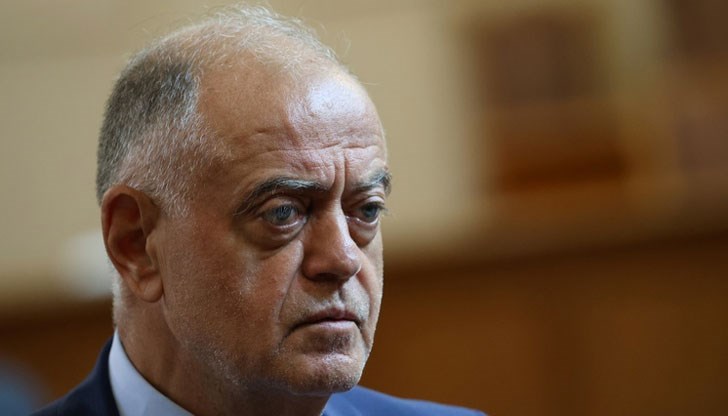 Очаквах да бъде арестуван този човек, защото има обилни данни за това, че той участва в корупционни схеми за издаване на българско гражданство с фалшиви документи, заяви депутатът Очаквах да бъде арестуван този човек, защото има обилни данни за това, че той участва в корупционни схеми за издаване на българско гражданство с фалшиви документи, заяви депутатът