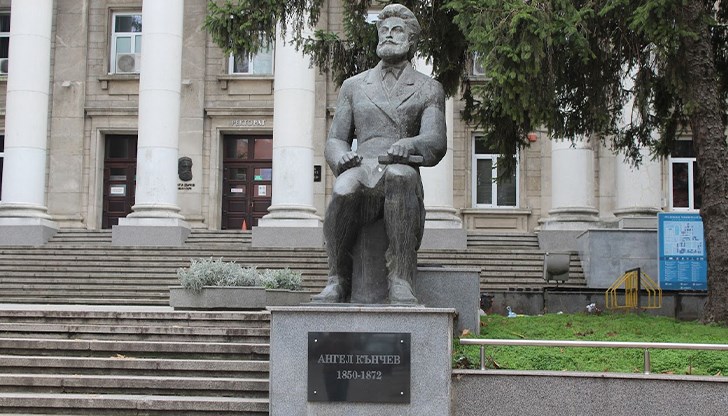 През академичната 2023/2024 година 164 студенти от чужбина се обучават за един или два семестъра