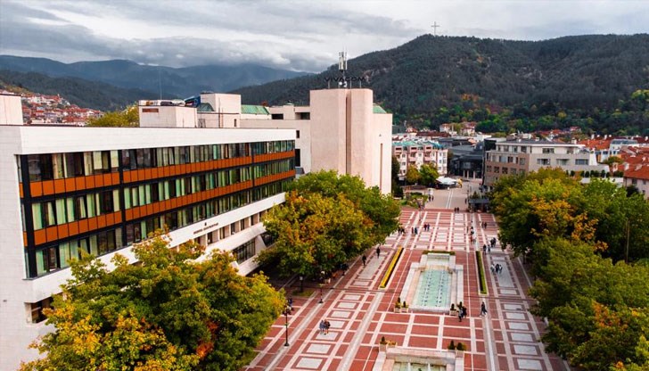 Липсват работни места за висшисти Липсват работни места за висшисти