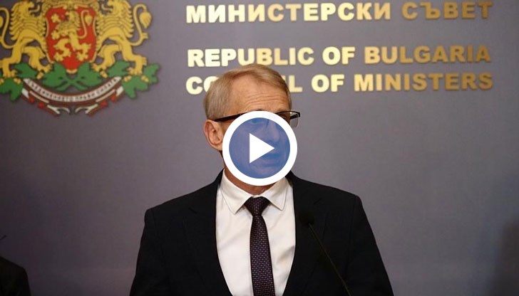 Исканата оставка на Кирил Вътев е политическа, заяви премиерът на брифинг
