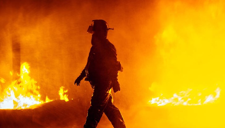 Напълно е изгоряла сграда, ползвана за склад на фирма Напълно е изгоряла сграда, ползвана за склад на фирма
