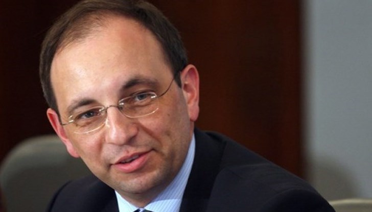 Идеята за сливане ще доведе до хаос сред хората, коментира икономистът и бивш министър Идеята за сливане ще доведе до хаос сред хората, коментира икономистът и бивш министър