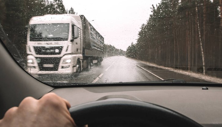 В катастрофата загинаха певецът Николай Николов - Нико и китаристът Петър Дюлгерски В катастрофата загинаха певецът Николай Николов - Нико и китаристът Петър Дюлгерски