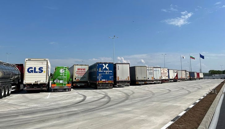 Те поставиха ултиматум: Отблокиране на камионите на границата с България или отделяне за Шенген