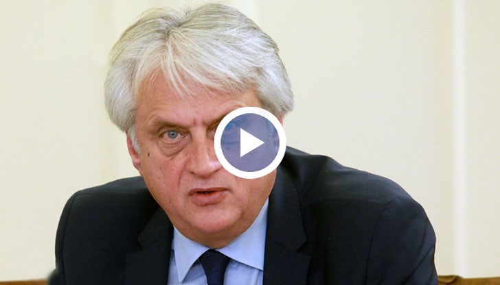 Някои доста напористи политици в настоящия момент също са били посетите на клуб SS, допълни депутатът и бивш вътрешен министър