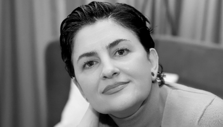 Според "Файненшъл Таймс" само тази година страната ще похарчи 72 милиарда евро