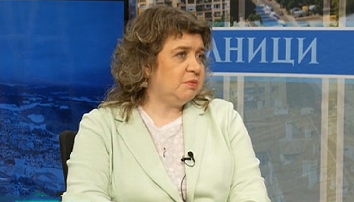 Тя коментира и отхвърленото искане на "Възраждане" за провеждане на референдум за запазването на българския лев