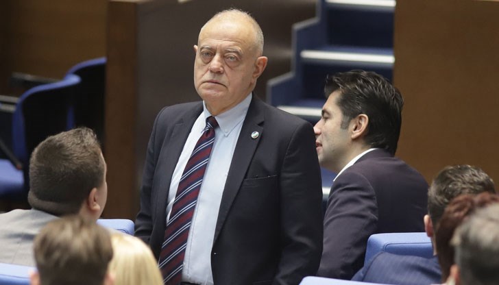 Атанас Атанасов оглави временната комисия в парламента