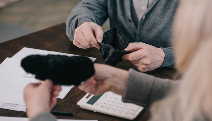 Хора с минимален принос не могат да получават пенсия за стаж и възраст, посочват от МТСП