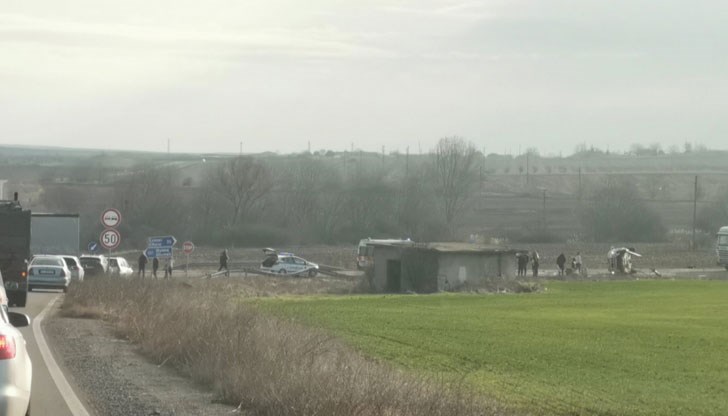 Лек автомобил и тежкотоварен камион се удариха край Ямбол Лек автомобил и тежкотоварен камион се удариха край Ямбол