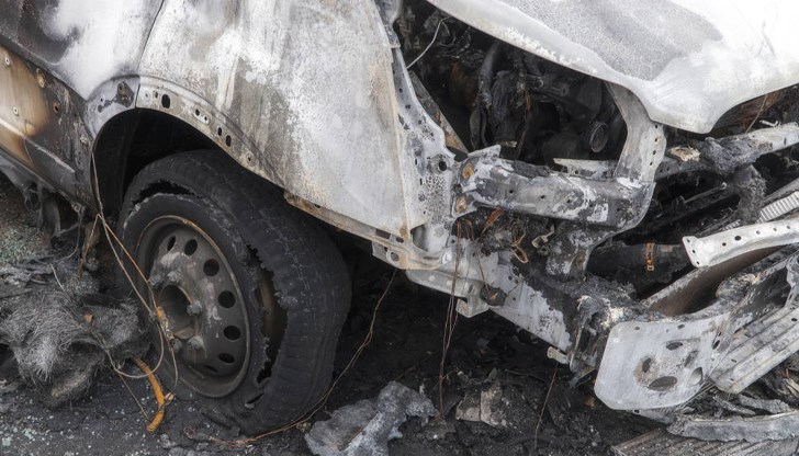 35 коли са били обхванати от пламъците