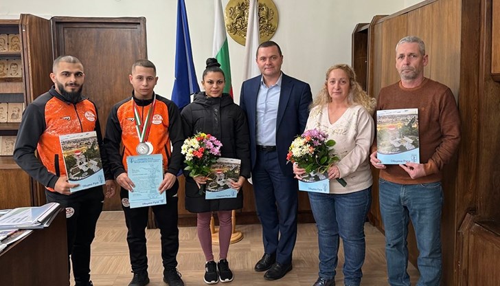 Кметът изказа специална благодарност на треньорите Кръстина Атанасова и Радослав Атанасов