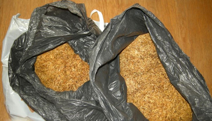 Акцизната стока е иззета от домовете на трима мъже във Ветово и Глоджево