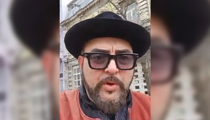 Изпълнителят се присъединил към младежки купон съвсем случайно, връщайки се от участие в града