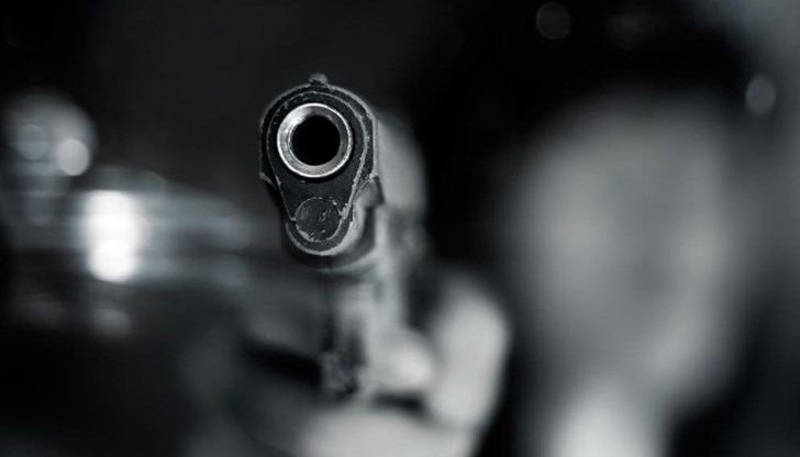 Скандалът е възникнал по повод плащане на сметки за битови нужди