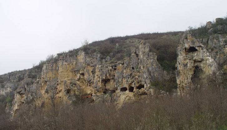 Ще бъде разгледан скалният манастир „Св. Архангел Михаил“