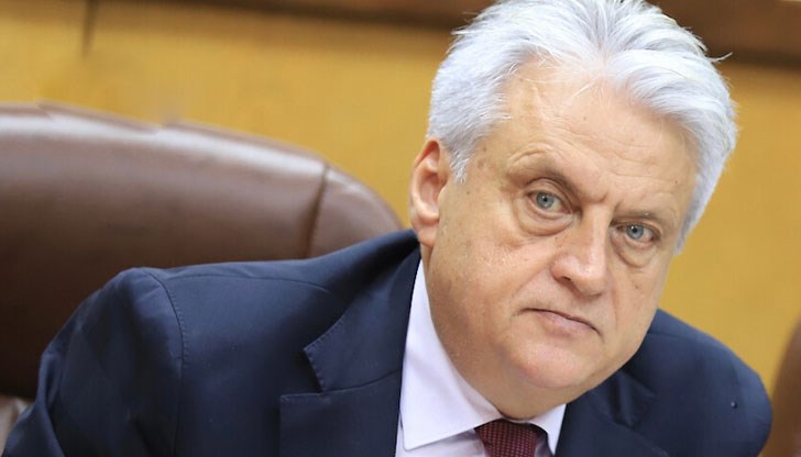 Според Рашков Калин Стоянов е възстановил на работа в МВР хора, които се занимават с незаконна дейност
