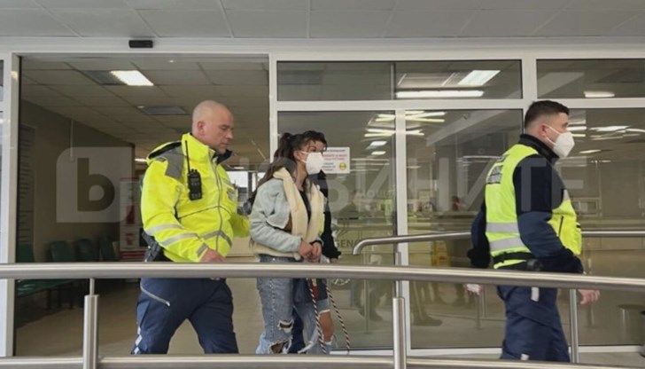 Най-малко пет нарушения се виждат в клипа, публикуван от Катрин Йорданова Най-малко пет нарушения се виждат в клипа, публикуван от Катрин Йорданова