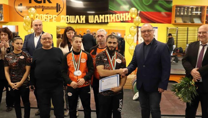 Заместник областният управител посрещна състезателите от ТСК - Русе, участвали в Европейското първенство