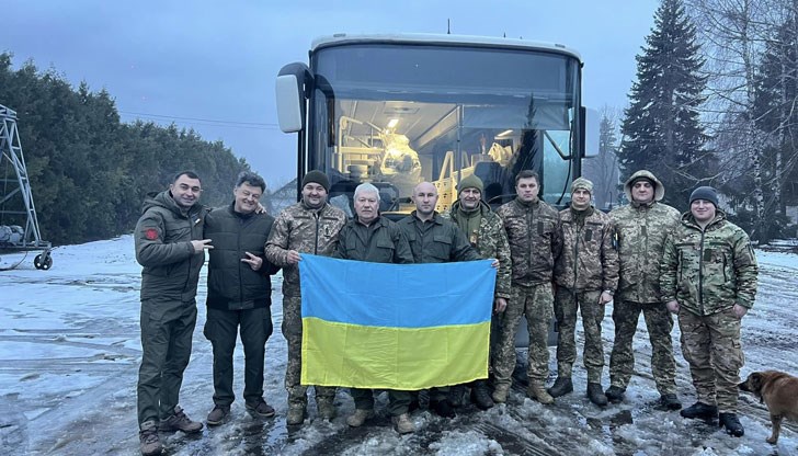 Виорел Радукан ходи на фронта и помага на украинските войници