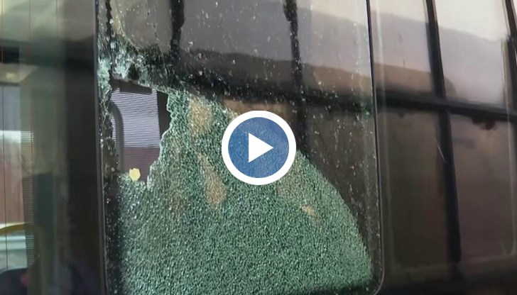 Сигнал за нападение над автобус от гневен шофьор в столицата