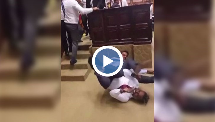 Законодателите се скараха при вот за одобрение на кабинета