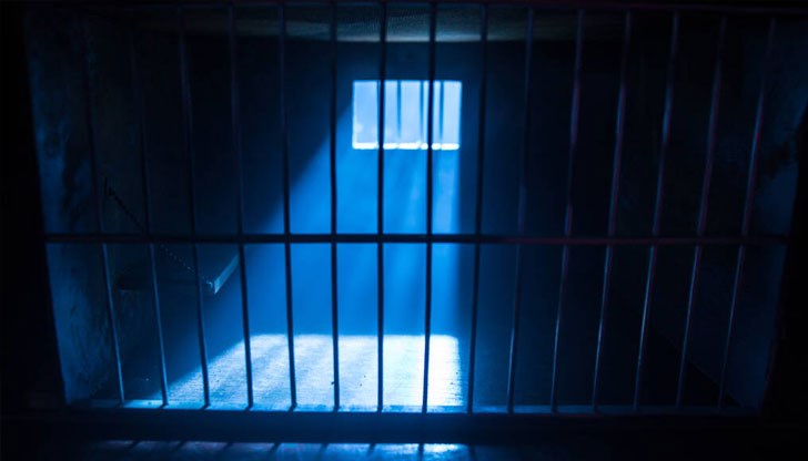 38-годишен германец наскоро беше задържан на летището в западния руски град Санкт Петербург, защото в багажа му имаше плодови бонбони с масло от канабис 38-годишен германец наскоро беше задържан на летището в западния руски град Санкт Петербург, защото в багажа му имаше плодови бонбони с масло от канабис