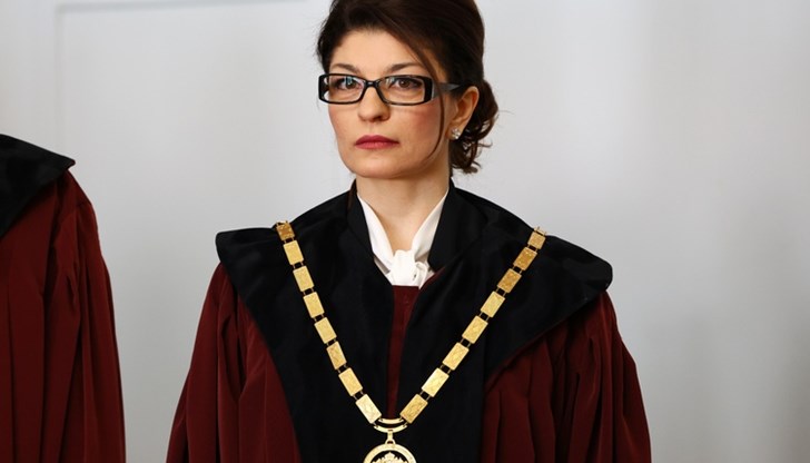 То е по искане на Владислава Цариградска, която е сред съдиите – жертви на натиск от страна на убития Мартин Божанов То е по искане на Владислава Цариградска, която е сред съдиите – жертви на натиск от страна на убития Мартин Божанов