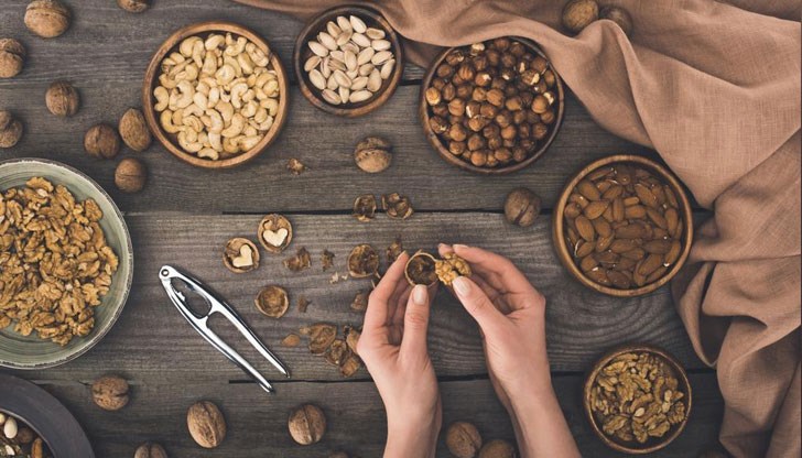 Ново проучване сочи ,че жените, които консумират повече ядки, са по-малко склонни да развият хронични заболявания