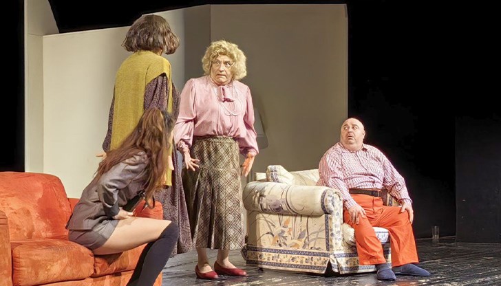 Актьорът играе в главната роля в новия спектакъл на русенския театър "Натюрморт със затлъстял племенник“