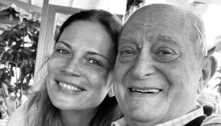 Това съобщи неговата снаха актрисата Теодора Духовникова