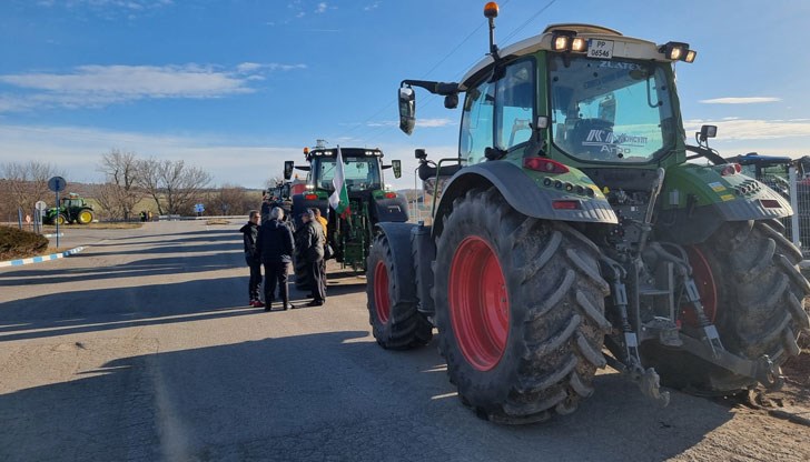 Блокадата е на разклона за село Гецово
