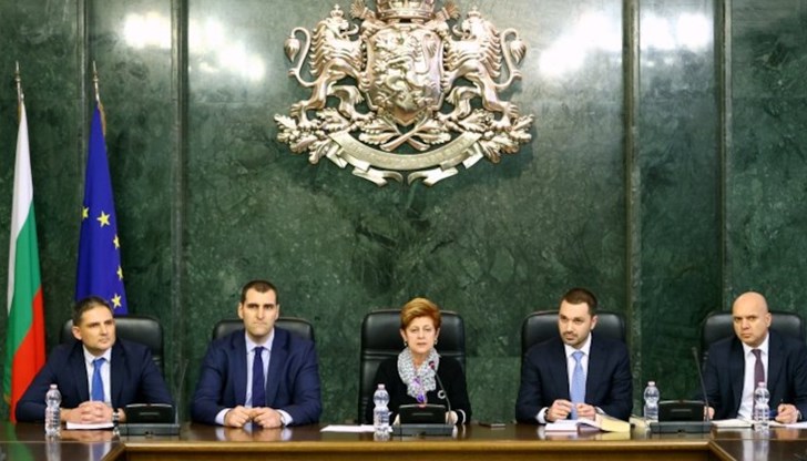 Изяснява се какви контакти е имал служител на агенцията за сигурност със задържания Изяснява се какви контакти е имал служител на агенцията за сигурност със задържания