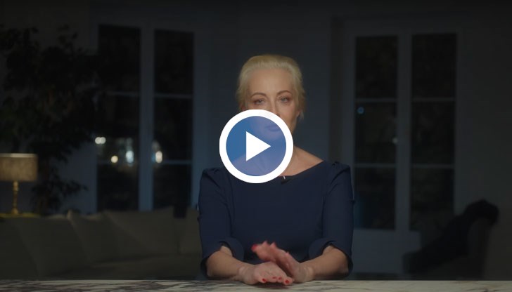 Тя записа обръщение, в което заяви, че ще продължи работата на съпруга си