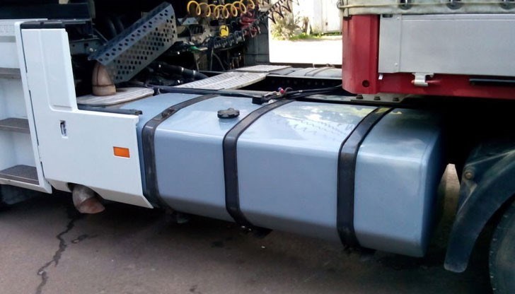 РУ - Две могили разследва кражбата на нафта РУ - Две могили разследва кражбата на нафта