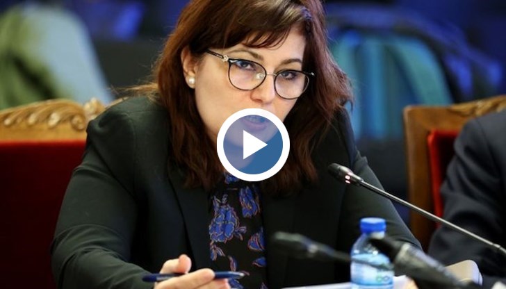 Беше ми казано, че ще бъдат приложени силови методи - не да внимавам и да се кротна, а директно ми казаха, че ще бъдат приложени силови мерки, разказа бившият здравен министър