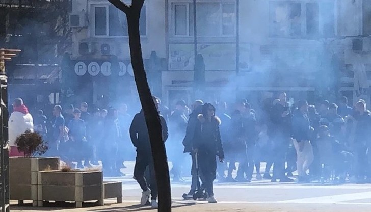 Над 150 служители на полицията и Жандармерия са разположени в различни точки на града Над 150 служители на полицията и Жандармерия са разположени в различни точки на града