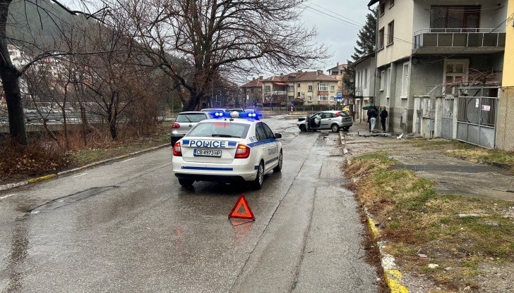 Младата шофьорка пътувала към града заедно със своя приятелка