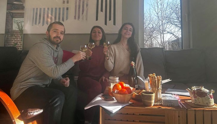 Победители от конкурса „Слави Шкаров“ подготвят пиеси в ДТ „Сава Огнянов“ Победители от конкурса „Слави Шкаров“ подготвят пиеси в ДТ „Сава Огнянов“